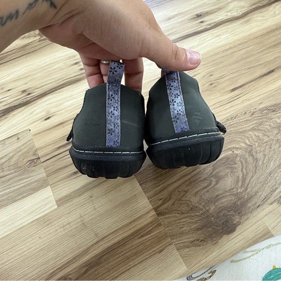 JBU Women's Gray Mary Jane Shoes - Picture 4 of 8